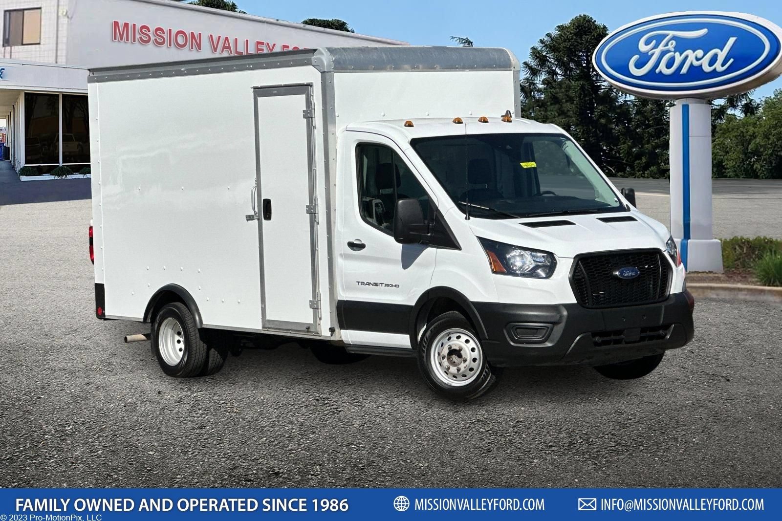 Used 2023 Ford Transit 350 DRW RWD image 1
