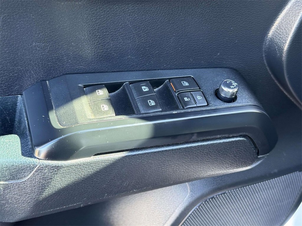 Used 2018 Toyota Tacoma SR w/ SR Convenience Package image 18