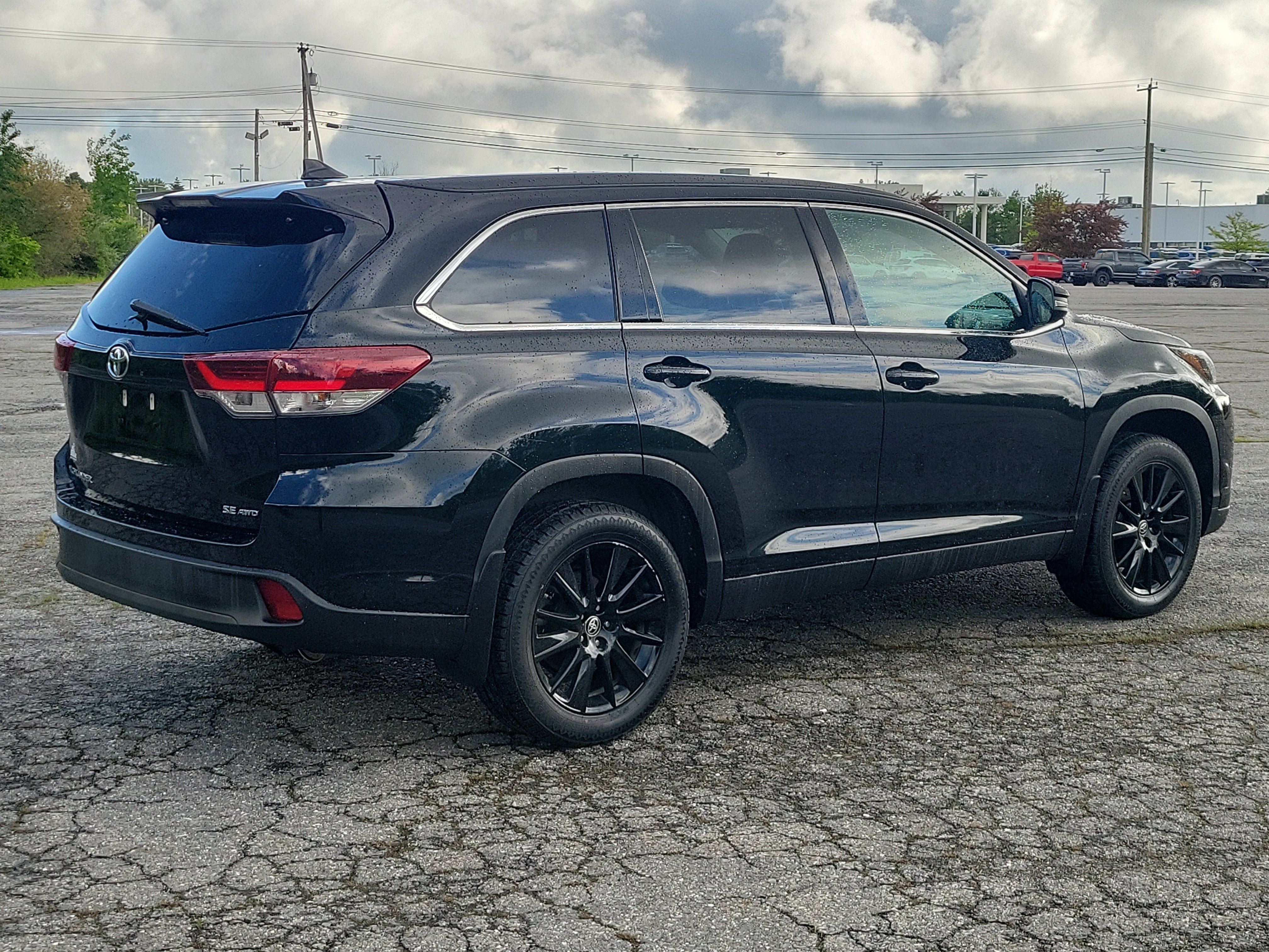 Used 2019 Toyota Highlander SE AWD/4WD image 5