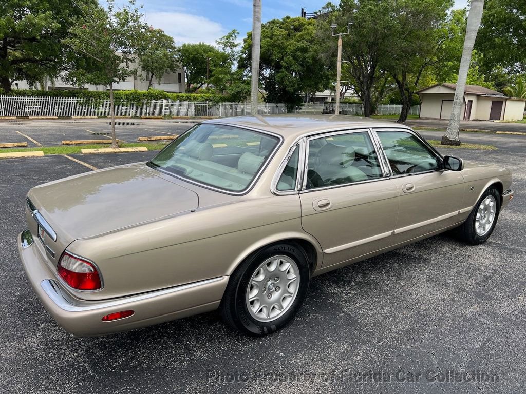 Used 2000 Jaguar XJ8 image 4