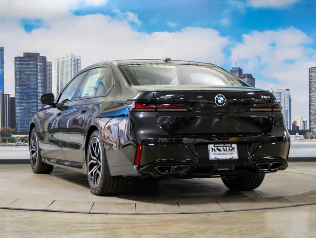 Used 2026 BMW 760i xDrive w/ Executive Package AWD/4WD image 9