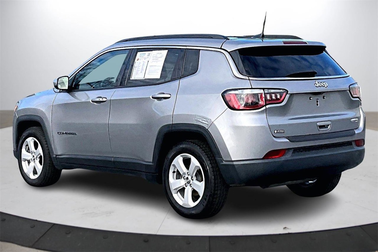Certified 2019 Jeep Compass Latitude w/ Cold Weather Group image 7