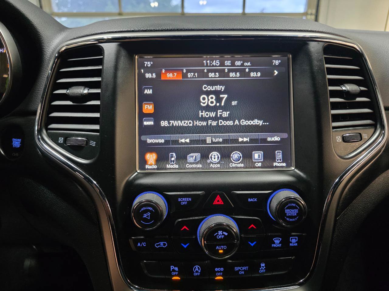 Used 2017 Jeep Grand Cherokee Altitude AWD/4WD image 31