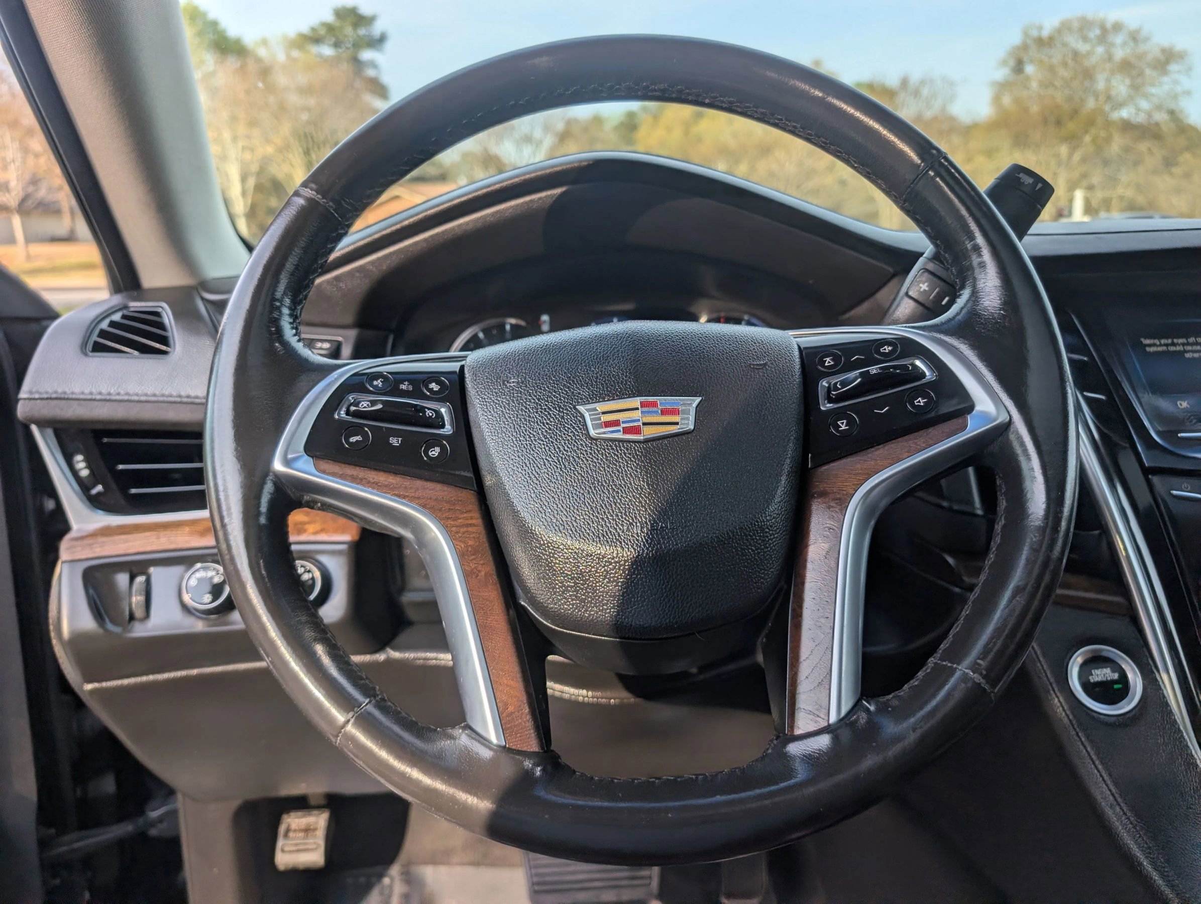 Used 2016 Cadillac Escalade Luxury image 26