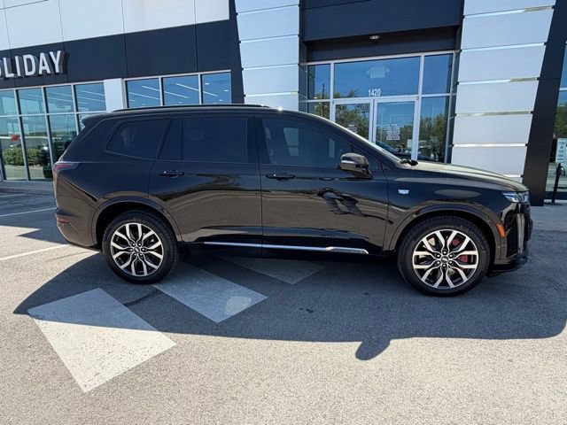 Used 2022 Cadillac XT6 Sport w/ Platinum Package AWD/4WD image 1