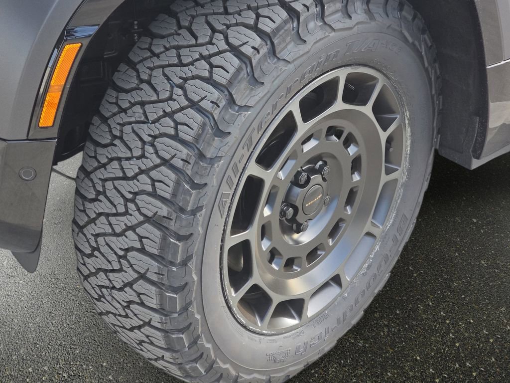 New 2026 Land Rover Defender 110 V8 image 33