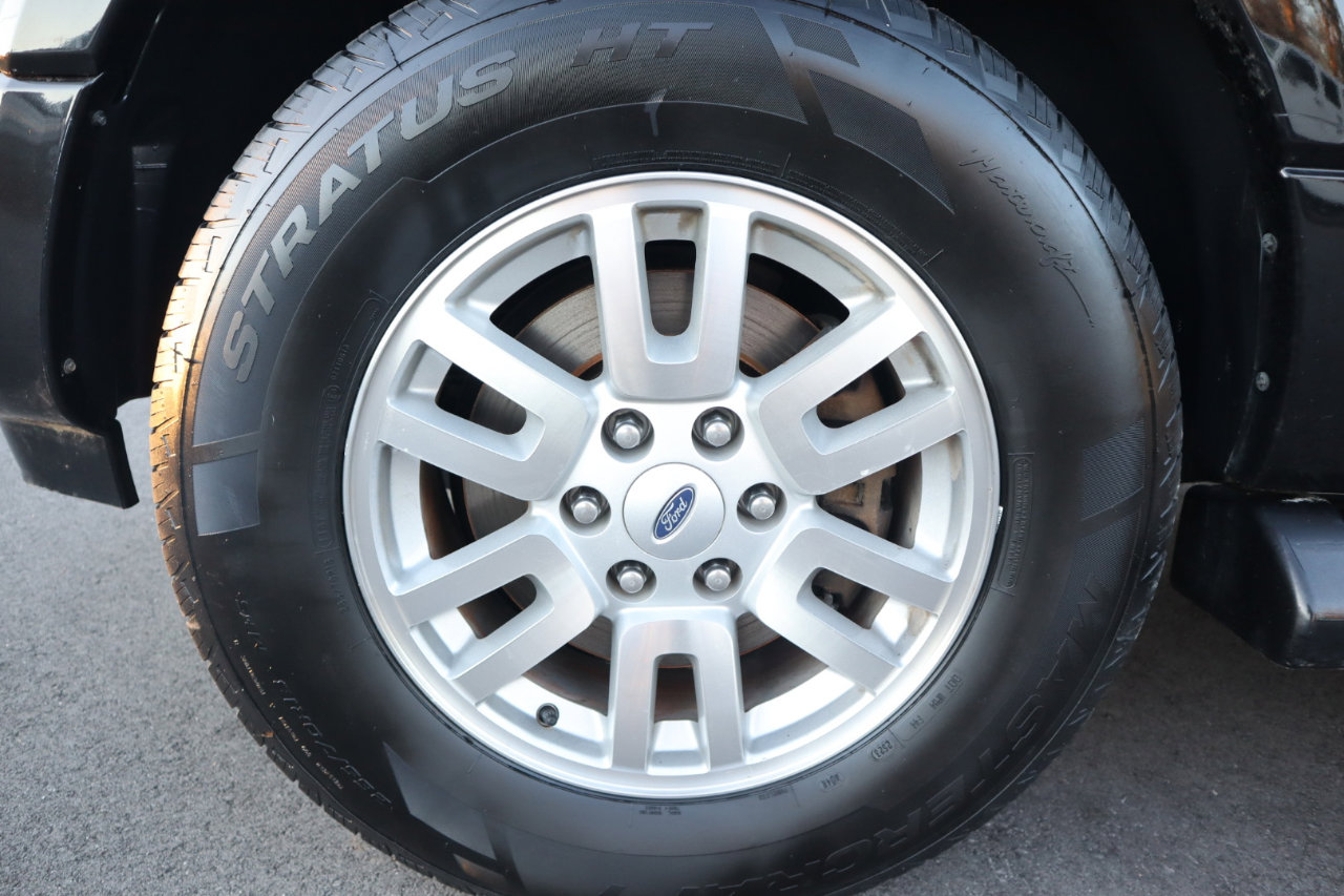 Used 2012 Ford Expedition Limited image 20