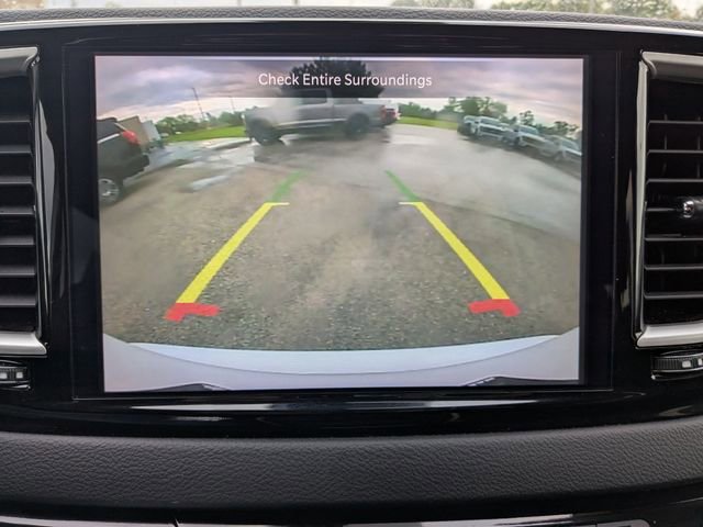 Used 2023 Chrysler Pacifica Touring-L FWD image 31