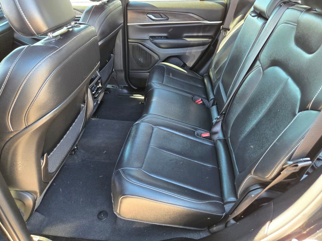 Used 2024 Jeep Grand Cherokee Limited image 9