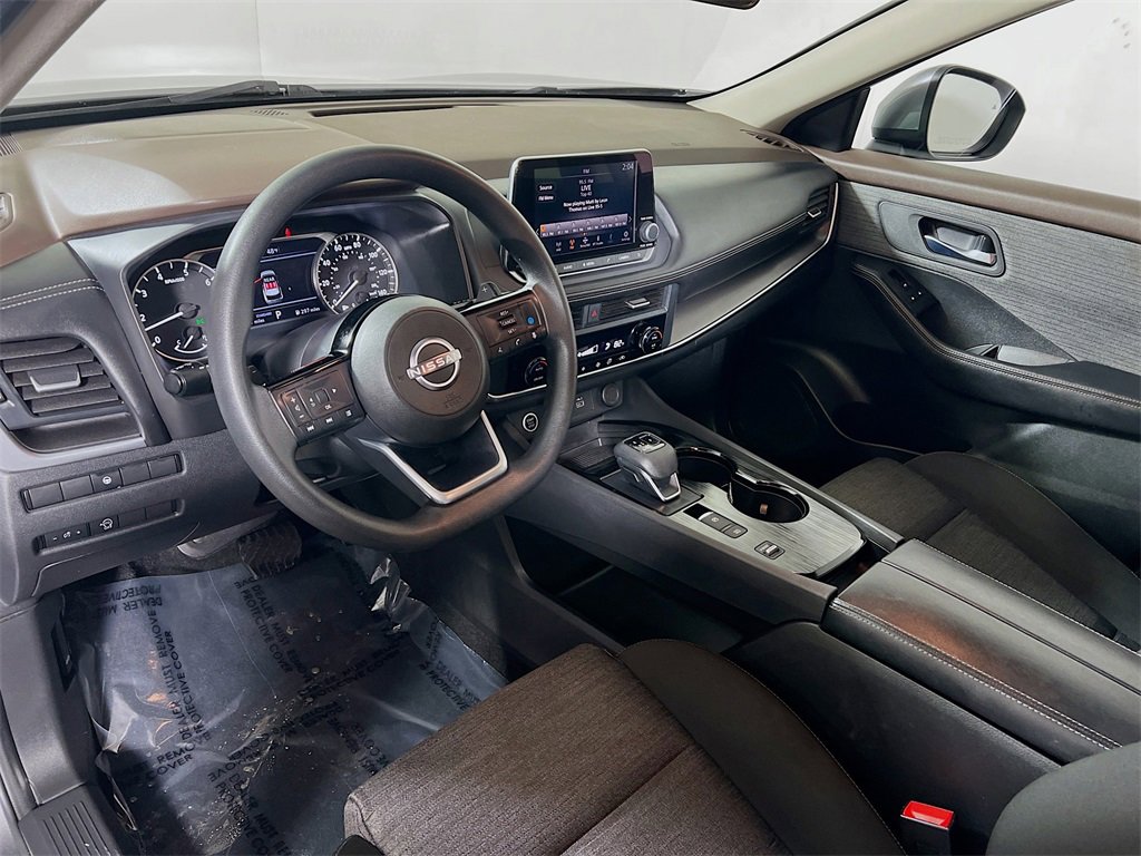 Used 2023 Nissan Rogue SV image 10