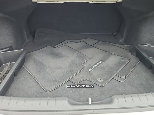 Used 2024 Hyundai Elantra Blue image 15