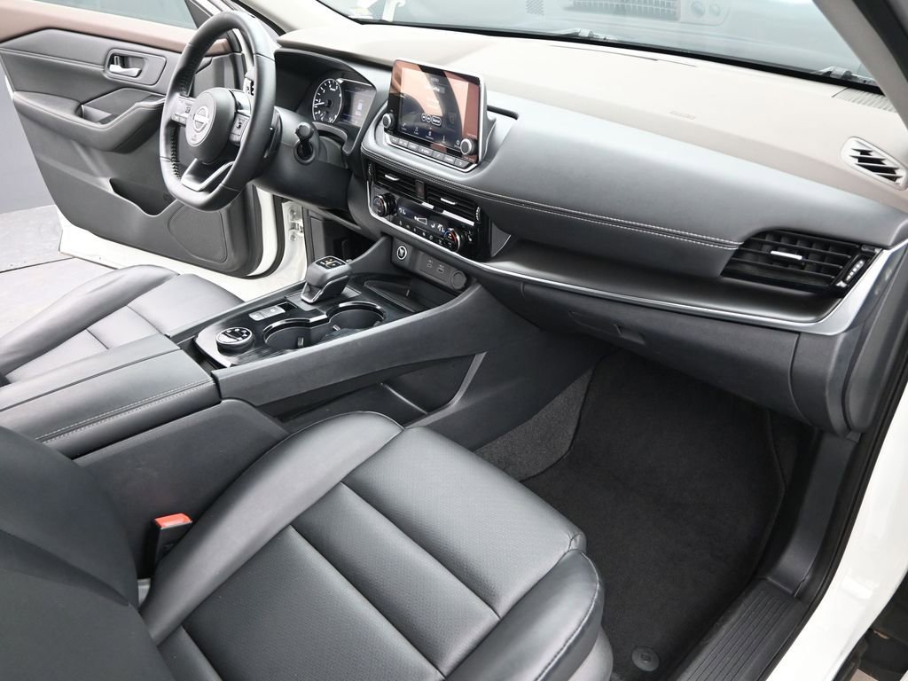 Used 2023 Nissan Rogue SV w/ SV Premium Package image 23