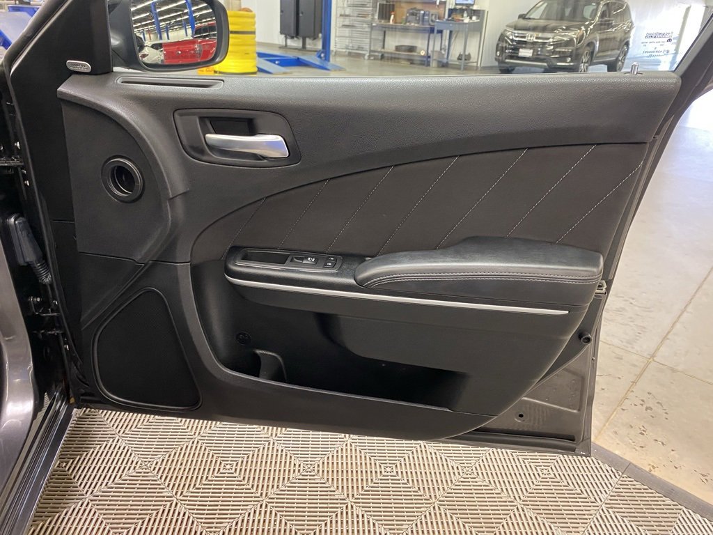 Used 2023 Dodge Charger SXT image 14