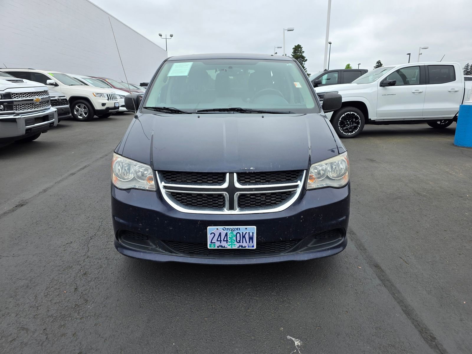 Used 2016 Dodge Grand Caravan American Value Package w/ UConnect Hands-Free Group FWD image 3