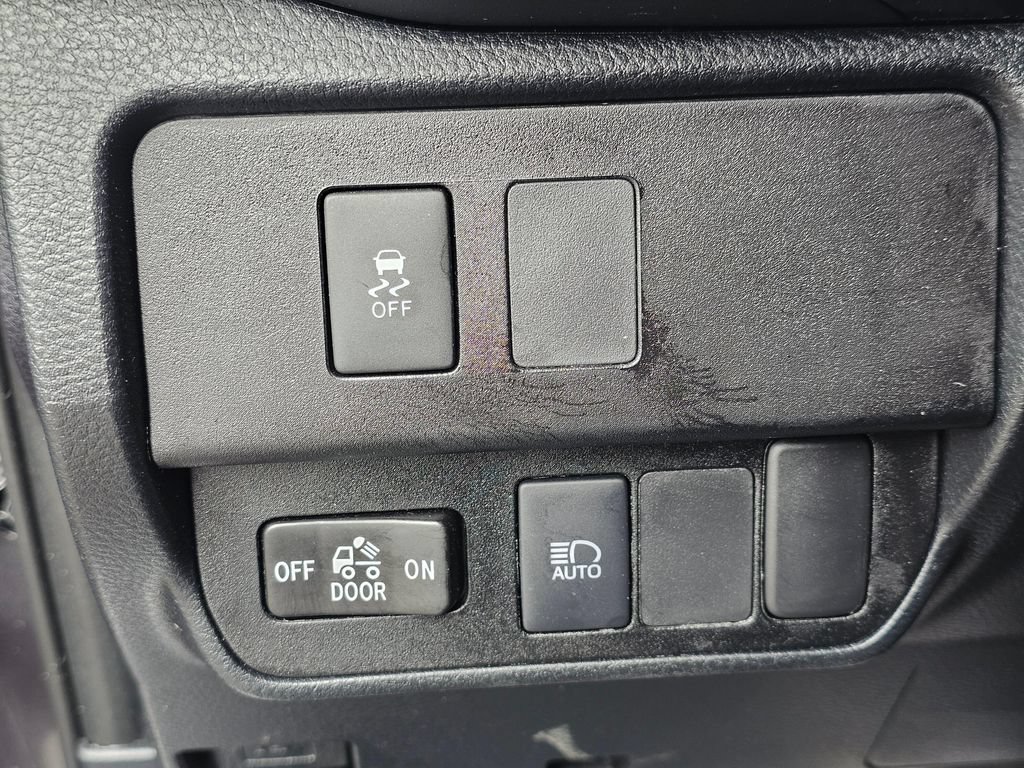 Used 2020 Toyota Tacoma SR AWD/4WD image 31