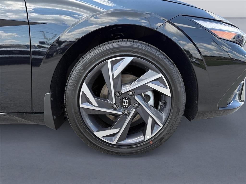 New 2026 Hyundai Elantra Limited FWD image 9
