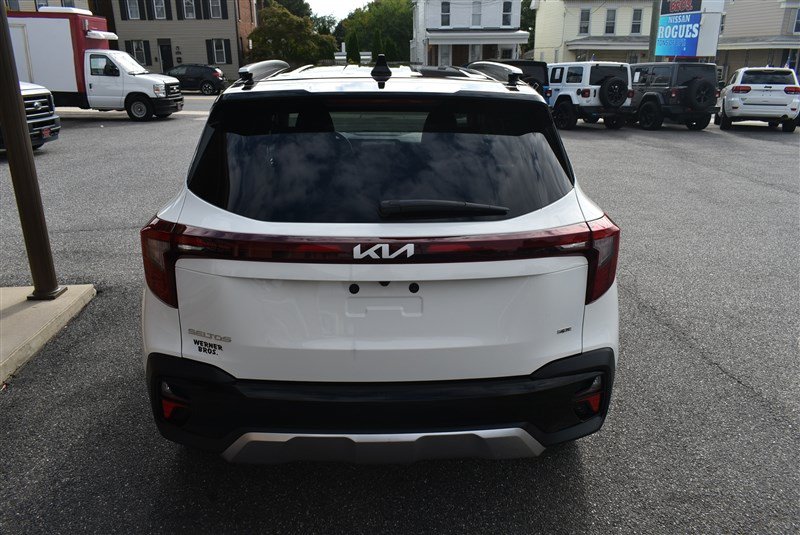 Used 2024 Kia Seltos S AWD/4WD image 5