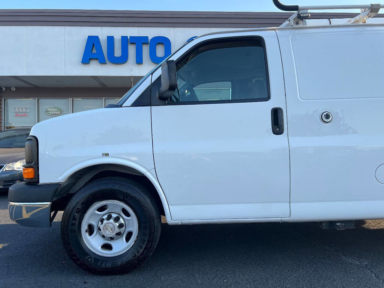Used 2014 Chevrolet Express 2500 image 38