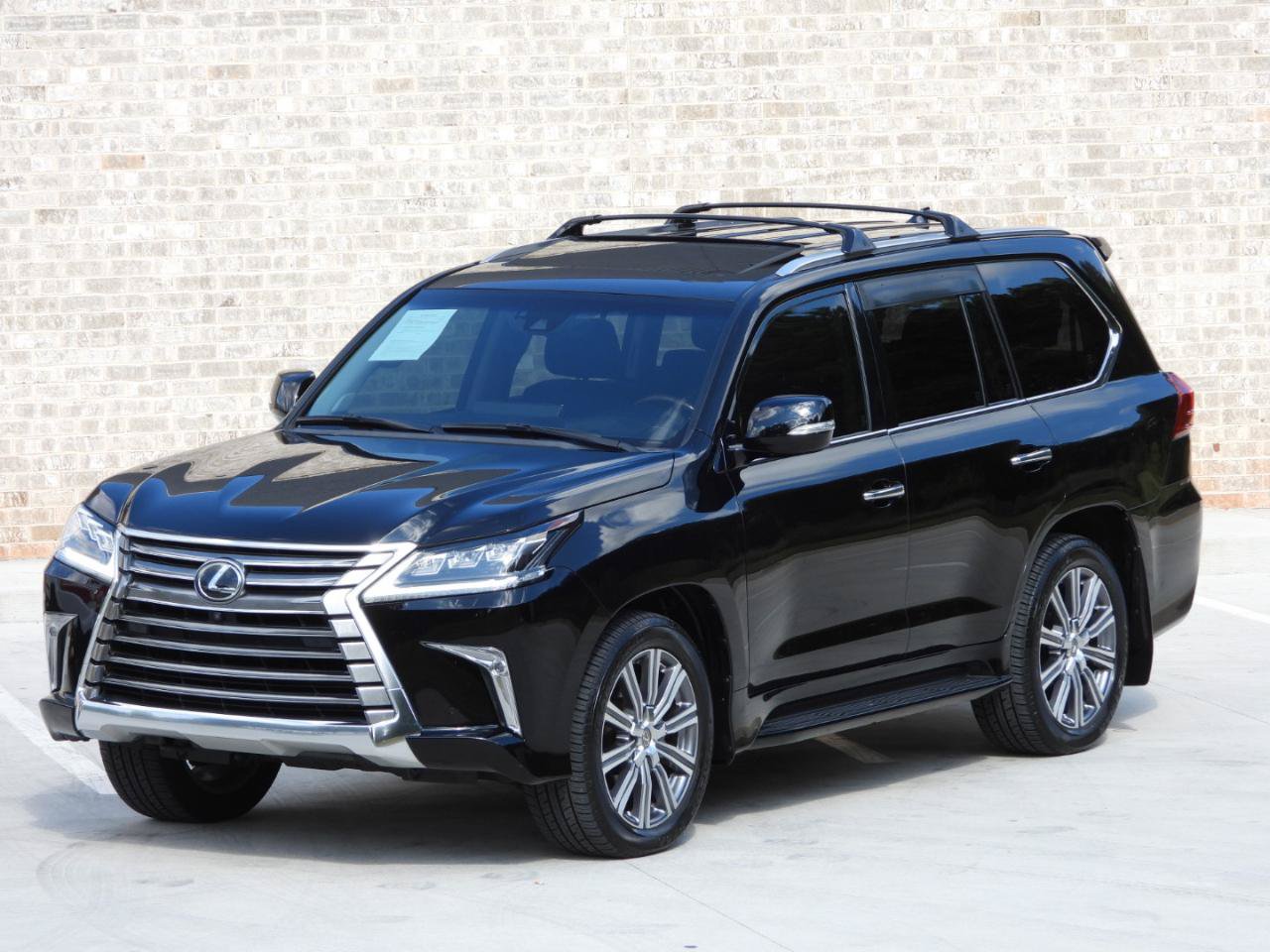 Used 2016 Lexus LX 570 4WD w/ 3rd Row & Luxury Pkg image 30