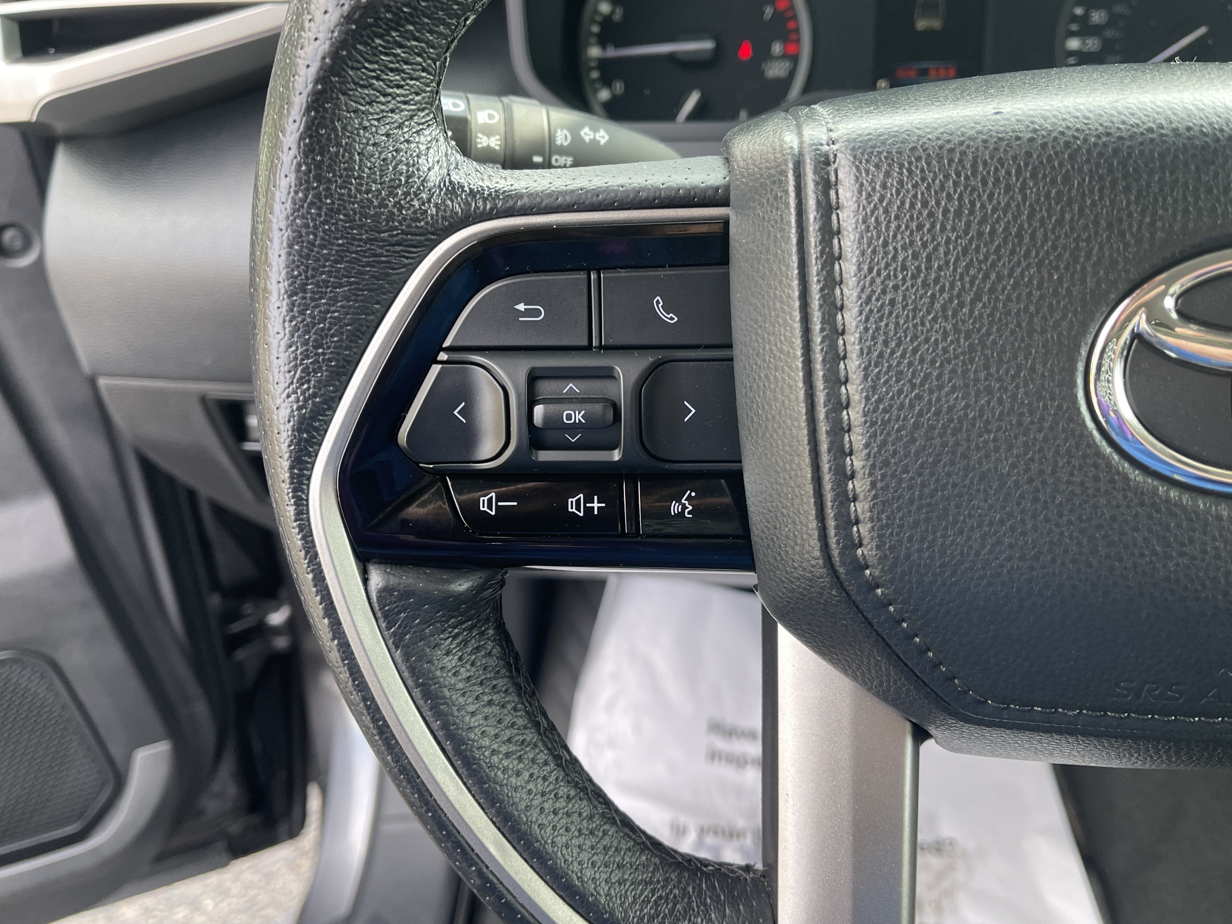 Used 2022 Toyota Tundra Limited w/ TRD Off-Road Package AWD/4WD image 20
