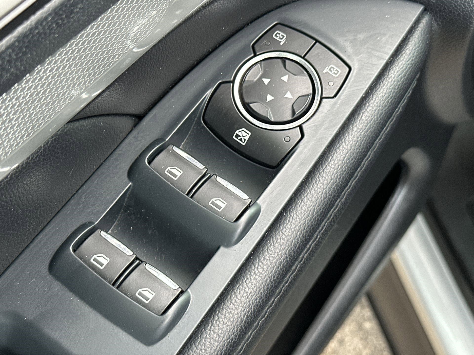 Used 2016 Ford Explorer XLT w/ Equipment Group 202A image 15