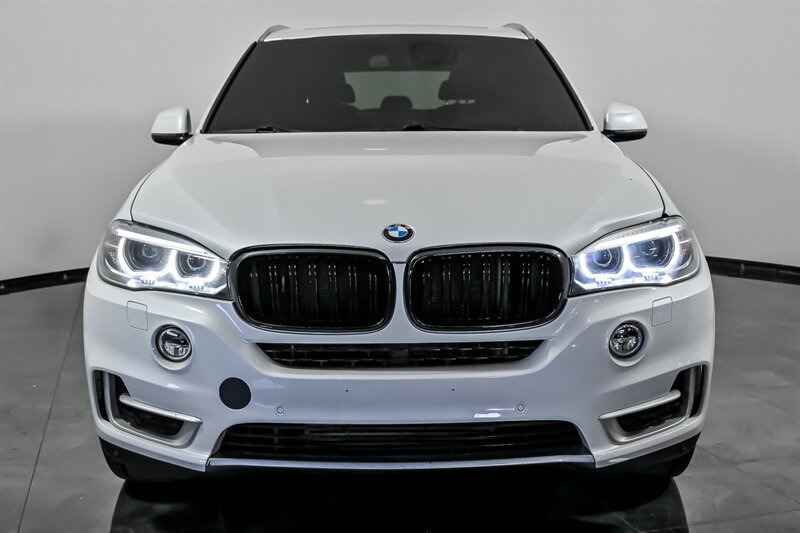Used 2017 BMW X5 xDrive35i w/ Premium Package AWD/4WD image 4