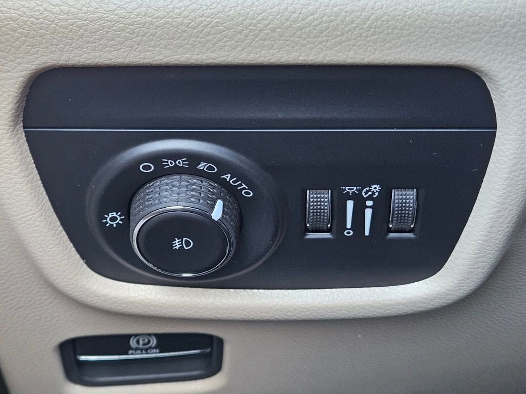 New 2025 Jeep Grand Cherokee Limited image 22