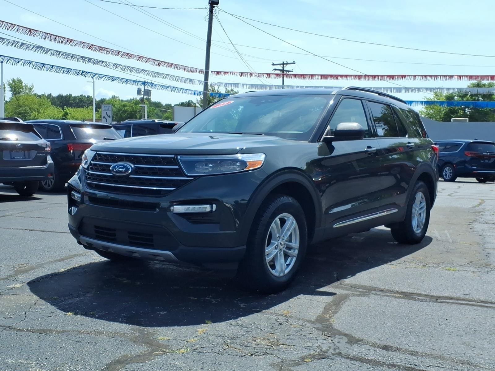 Certified 2023 Ford Explorer XLT w/ Equipment Group 202A AWD/4WD image 3