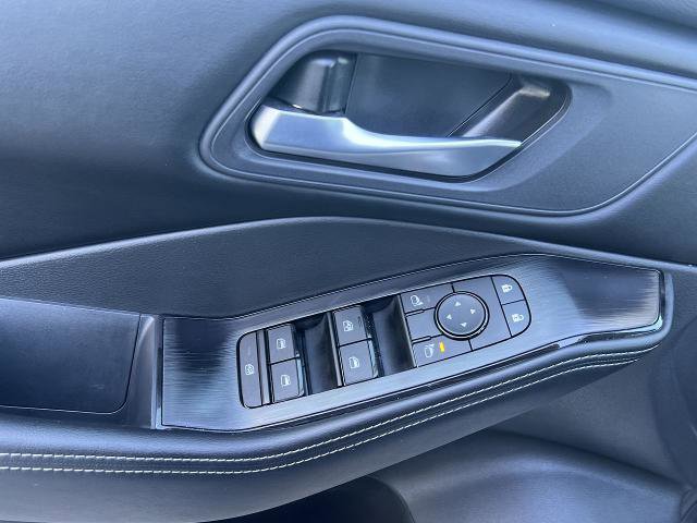 Used 2025 Nissan Rogue SV FWD image 56
