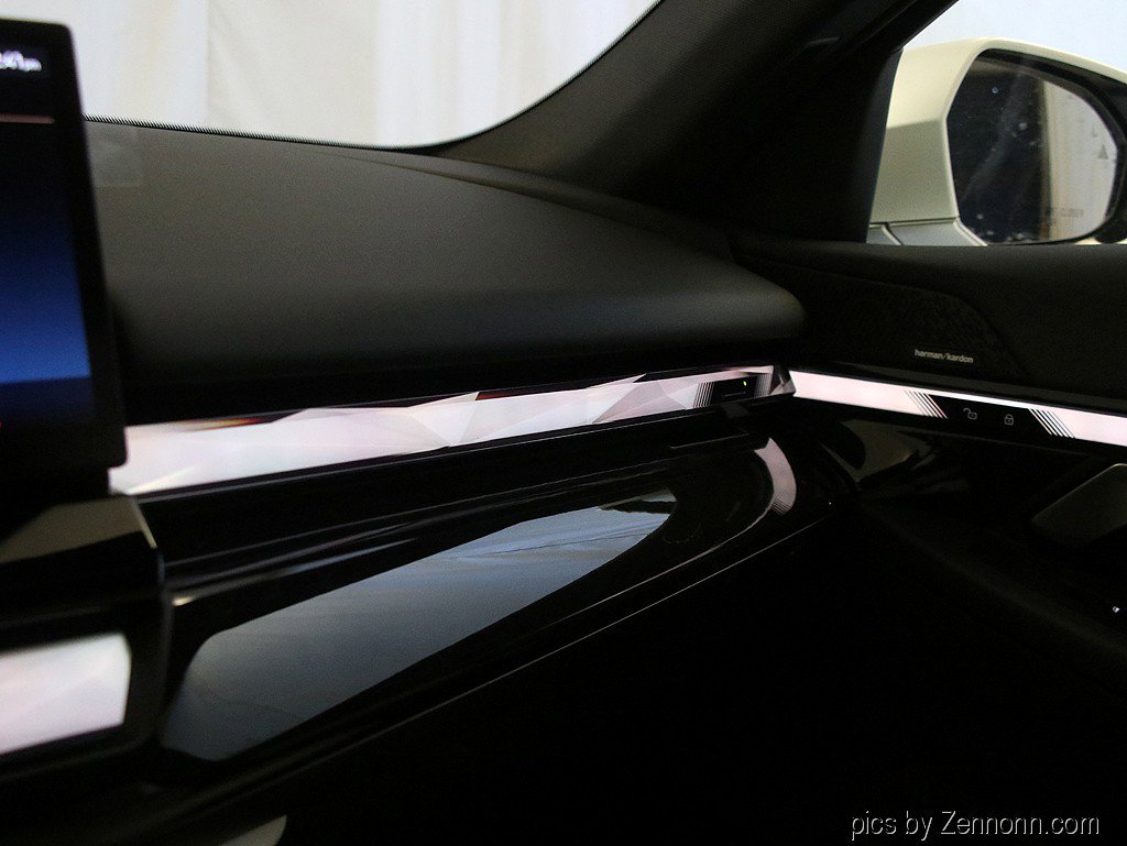 Used 2025 BMW i5 xDrive40 w/ Premium Package image 24