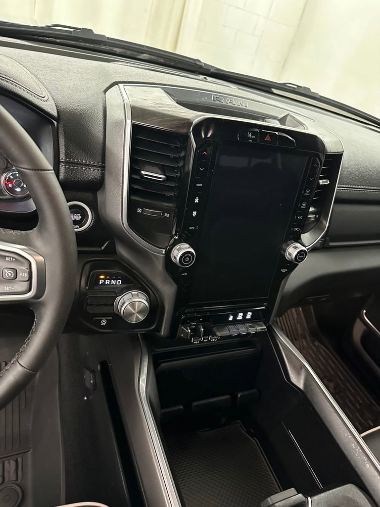 Used 2025 RAM 1500 Laramie w/ Laramie Southwest Edition image 17