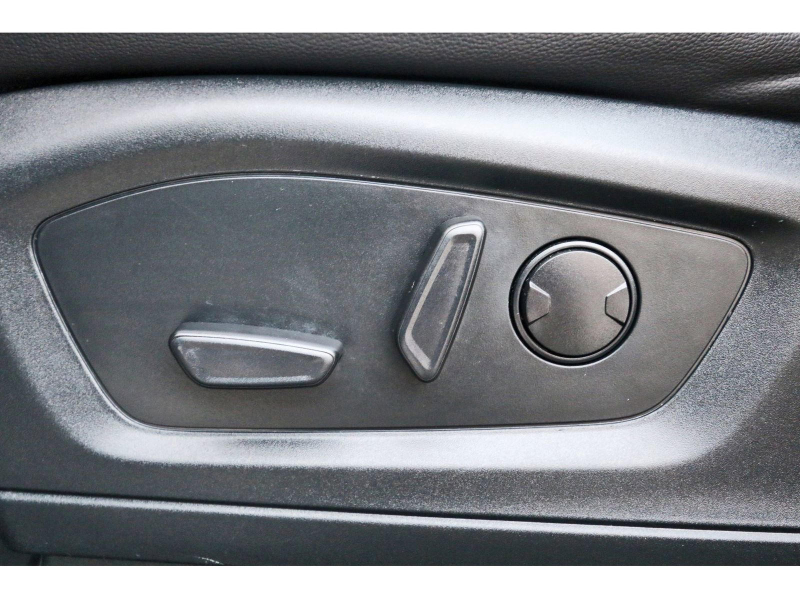 Used 2023 Ford Explorer ST-Line w/ Class IV Trailer Tow Package image 31