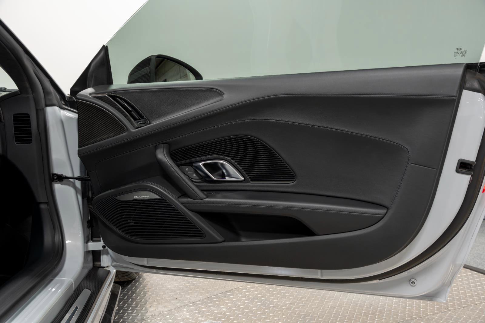 Used 2017 Audi R8 V10 plus w/ Full Leather Package image 80