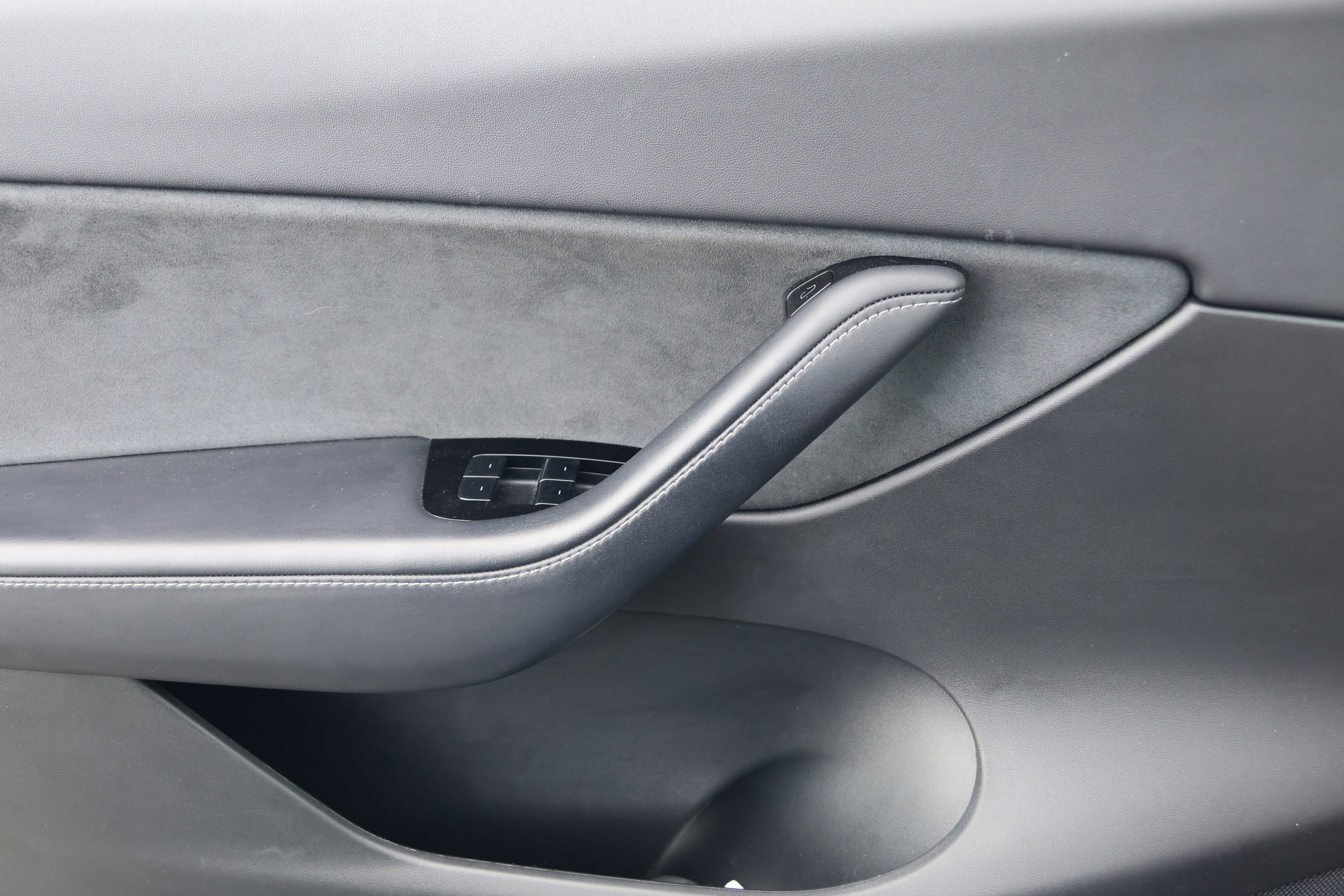 Used 2021 Tesla Model Y Long Range image 12