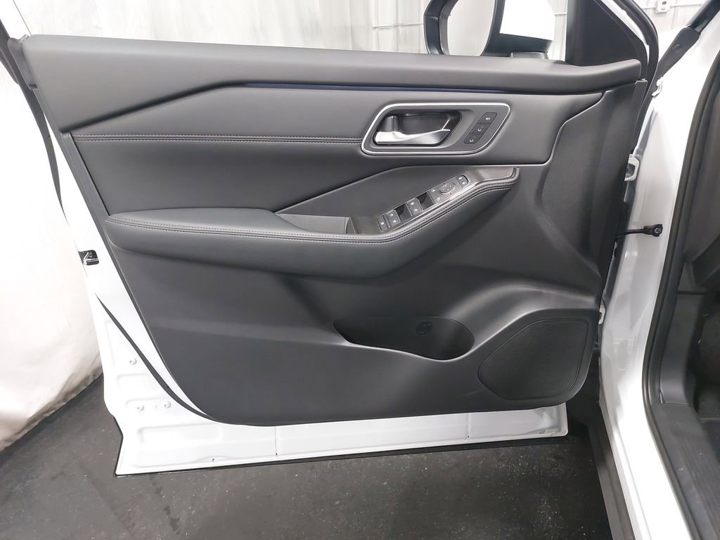 New 2026 Nissan Rogue Platinum w/ Platinum Premium Package image 28