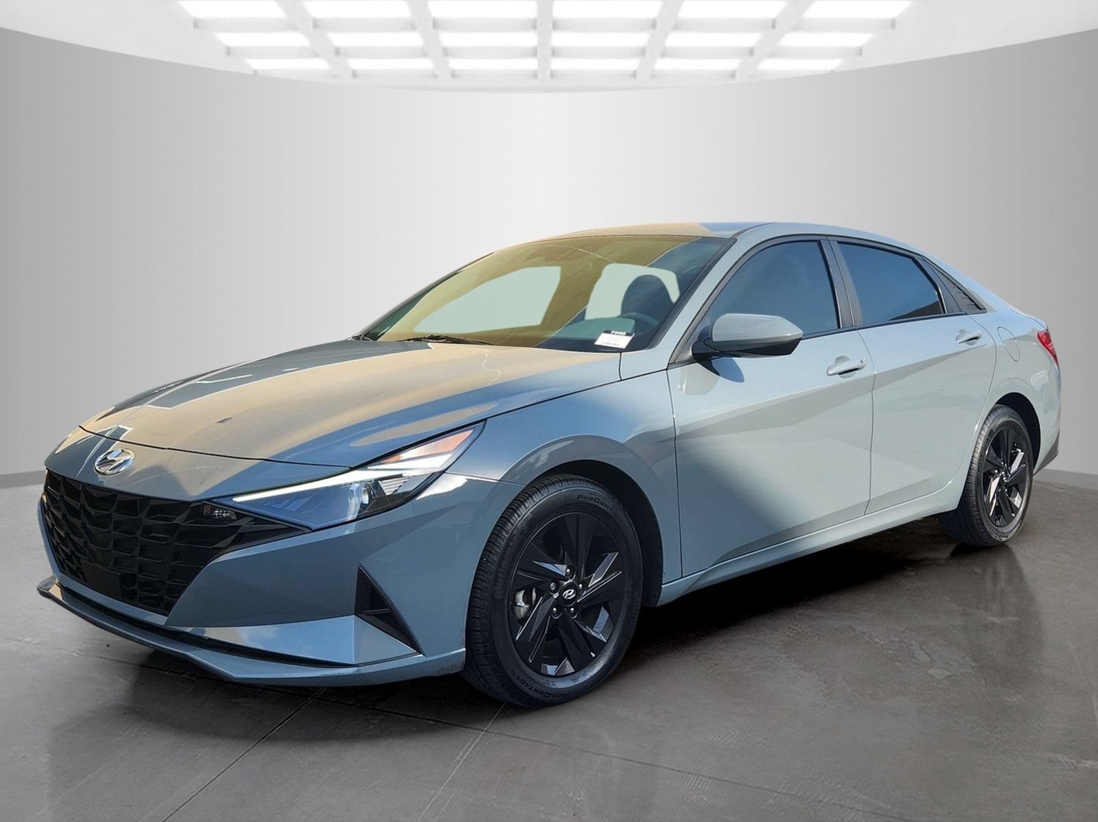 Certified 2021 Hyundai Elantra SEL w/ Convenience Package FWD image 3