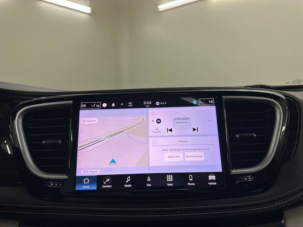 Used 2022 Chrysler Pacifica Limited w/ Uconnect Theater Family Group image 40