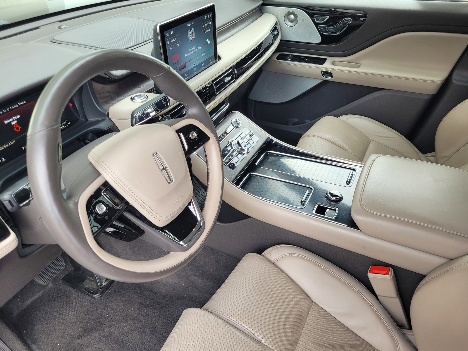 Used 2023 Lincoln Aviator Reserve w/ Equipment Group 201A image 19