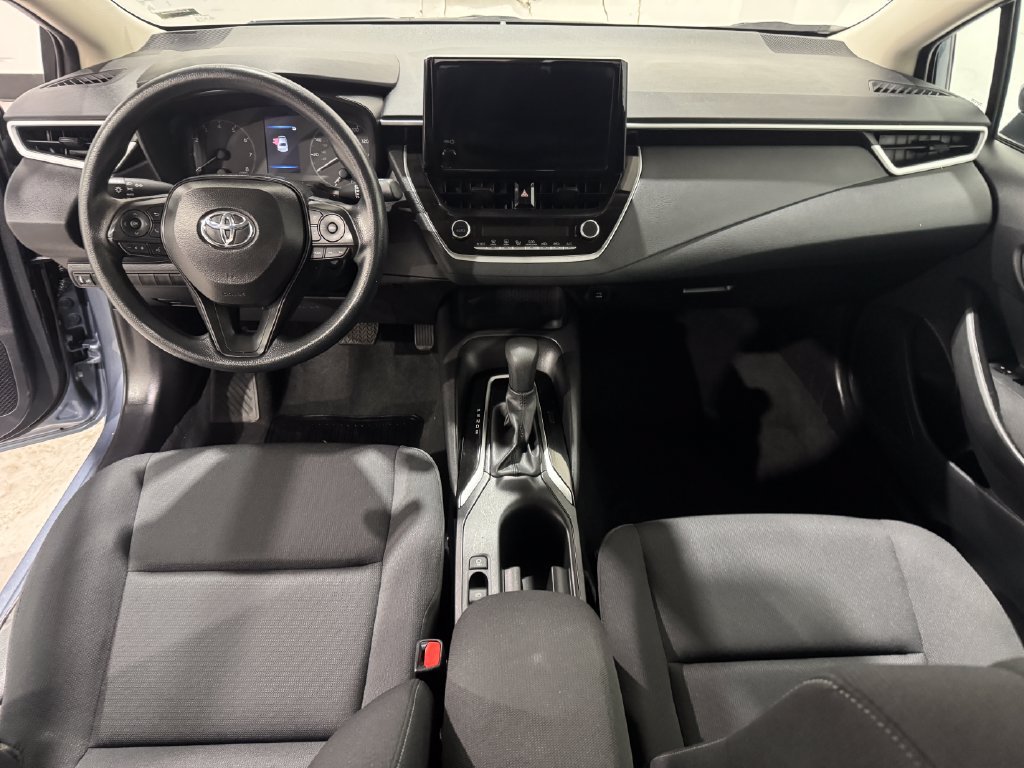 Used 2025 Toyota Corolla LE FWD image 27