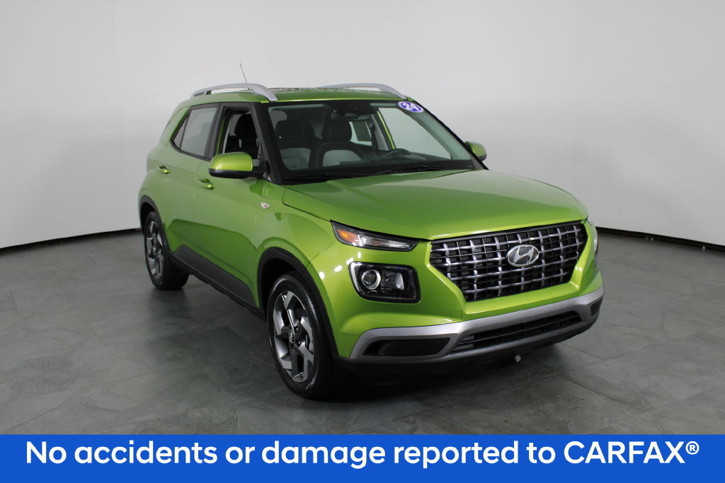 Certified 2024 Hyundai Venue SEL FWD image 5