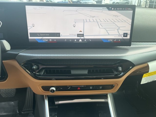 New 2025 BMW 330i xDrive Sedan w/ Convenience Package AWD/4WD image 14