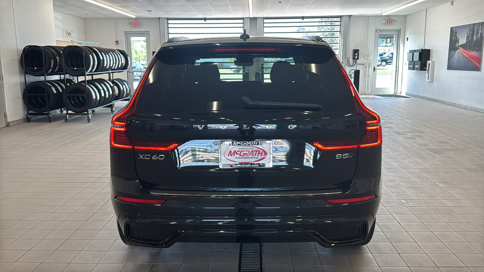 New 2027 Volvo XC60 B5 Plus AWD/4WD image 6