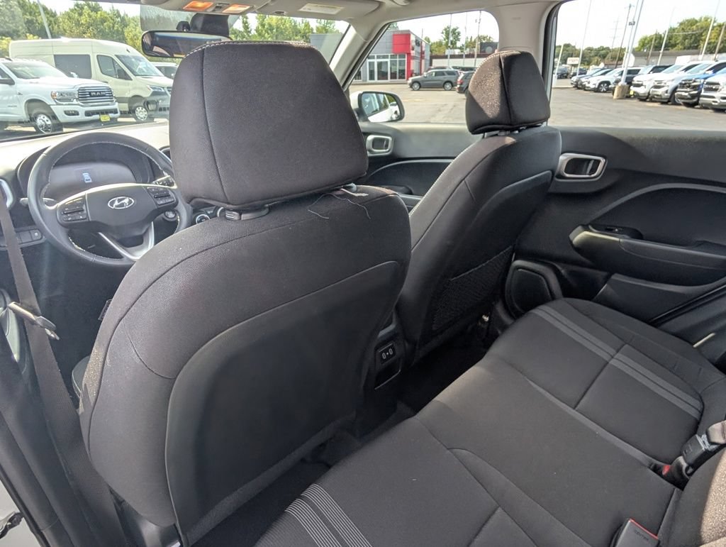 Used 2026 Hyundai Venue SEL FWD image 13