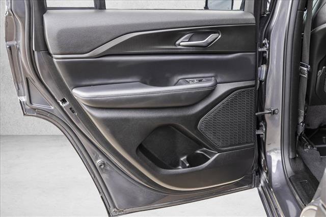 Used 2023 Jeep Grand Cherokee Altitude image 21