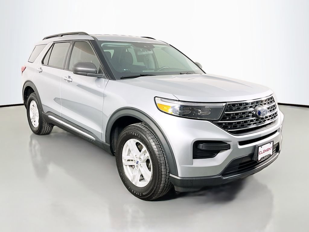 Used 2022 Ford Explorer XLT image 4