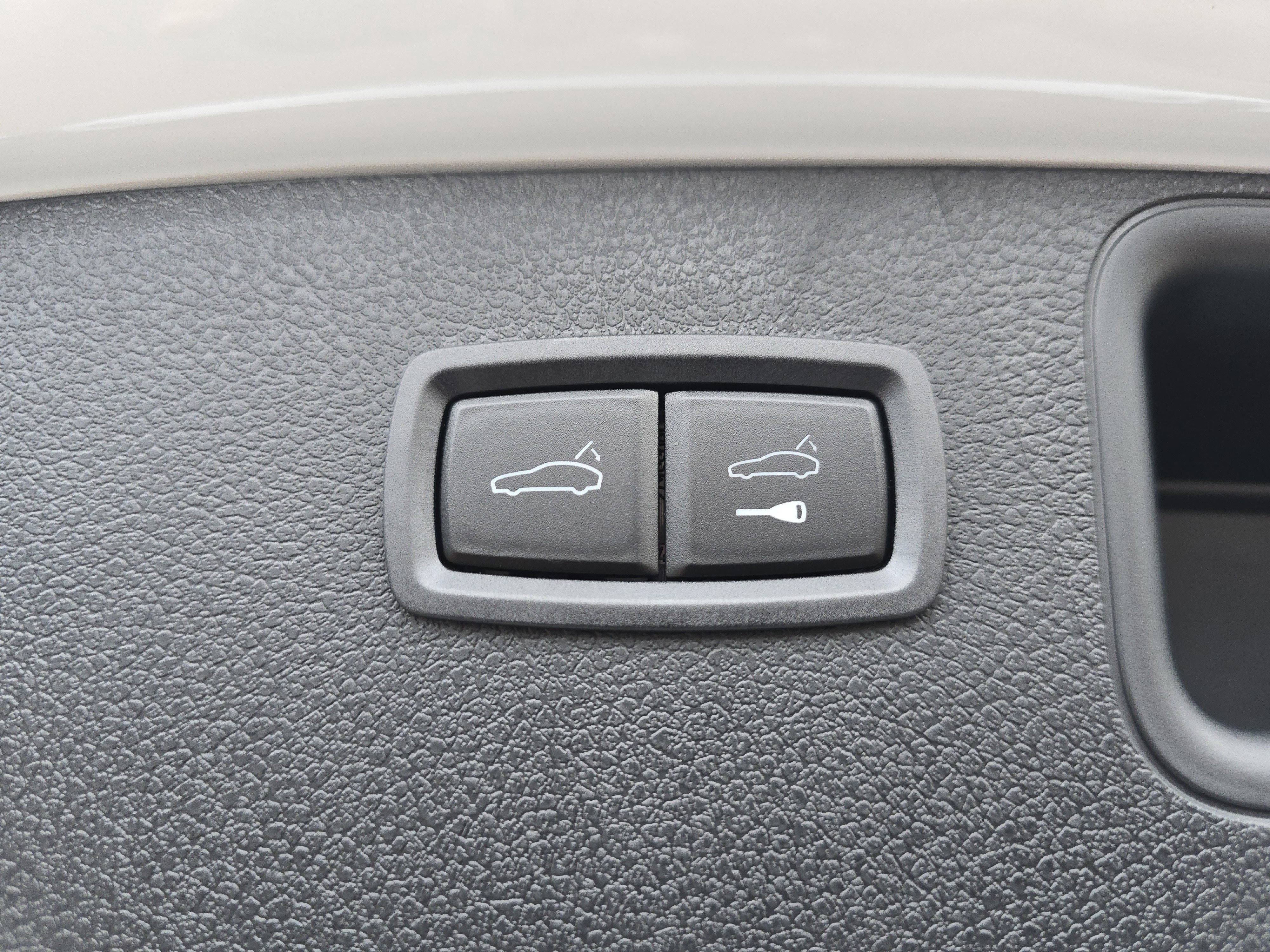 New 2026 Porsche Macan GTS image 16