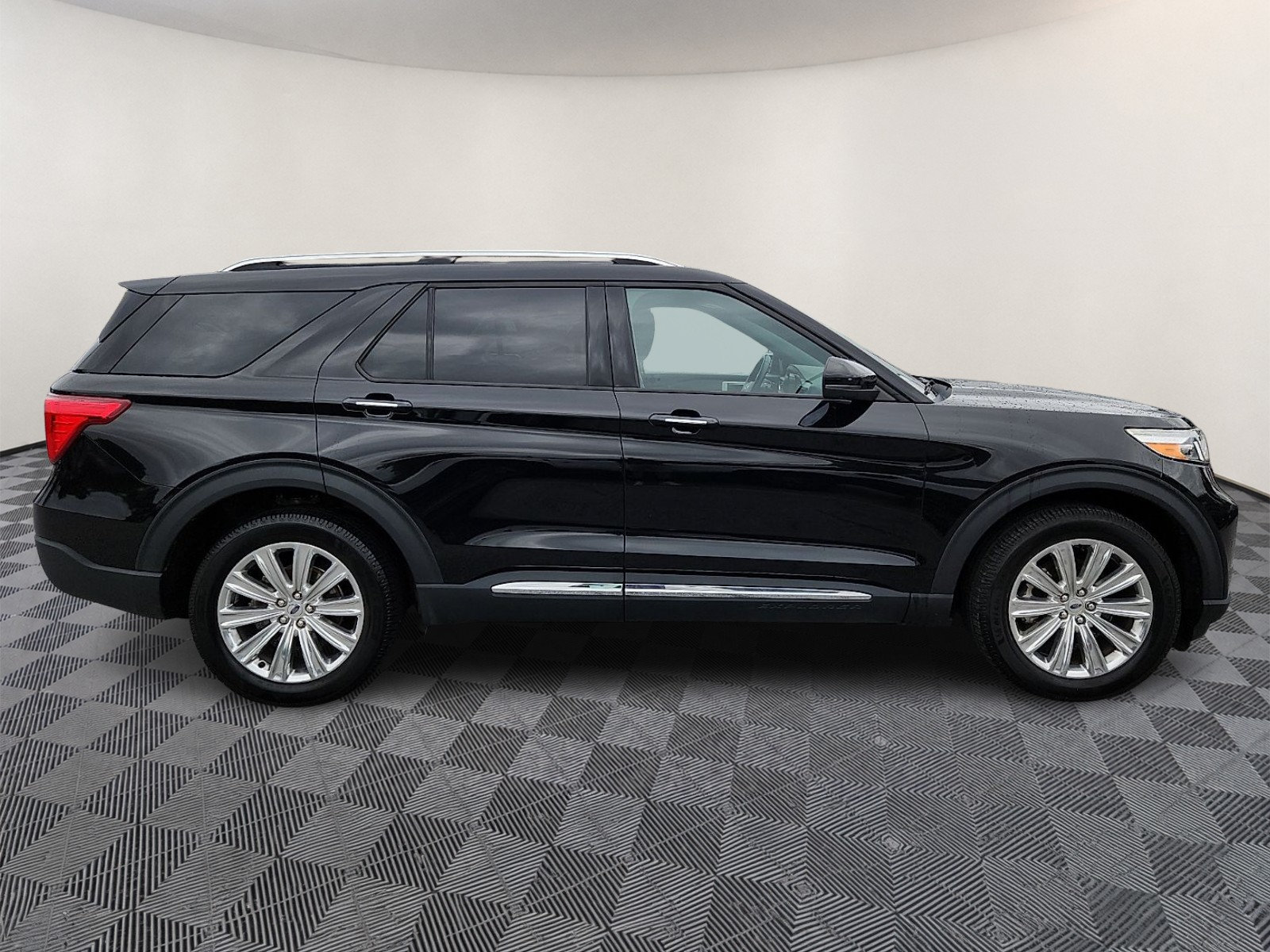 Used 2020 Ford Explorer Limited AWD/4WD image 7