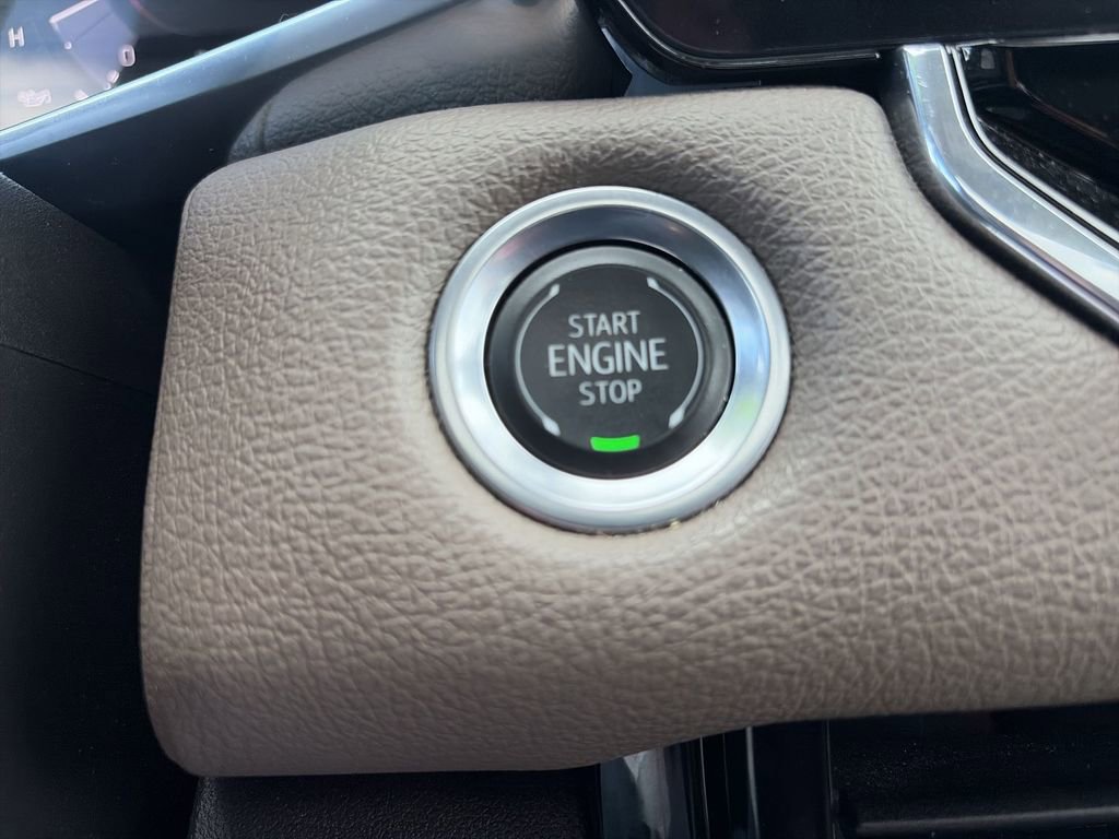 Certified 2024 GMC Canyon Denali image 22