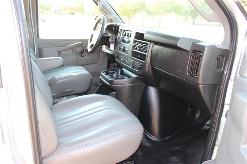 Used 2019 Chevrolet Express 2500 LS w/ Driver Convenience Package RWD image 23