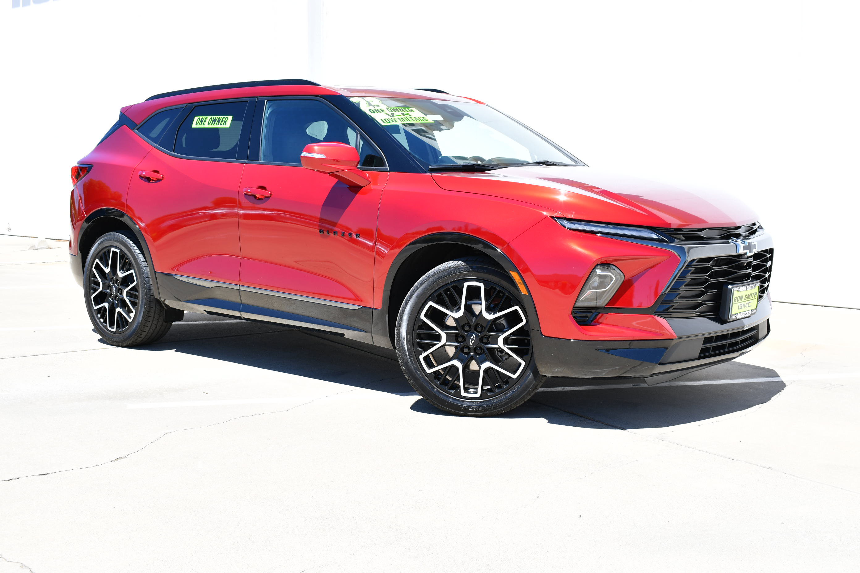 Used 2023 Chevrolet Blazer RS w/ Driver Confidence II Package FWD image 2